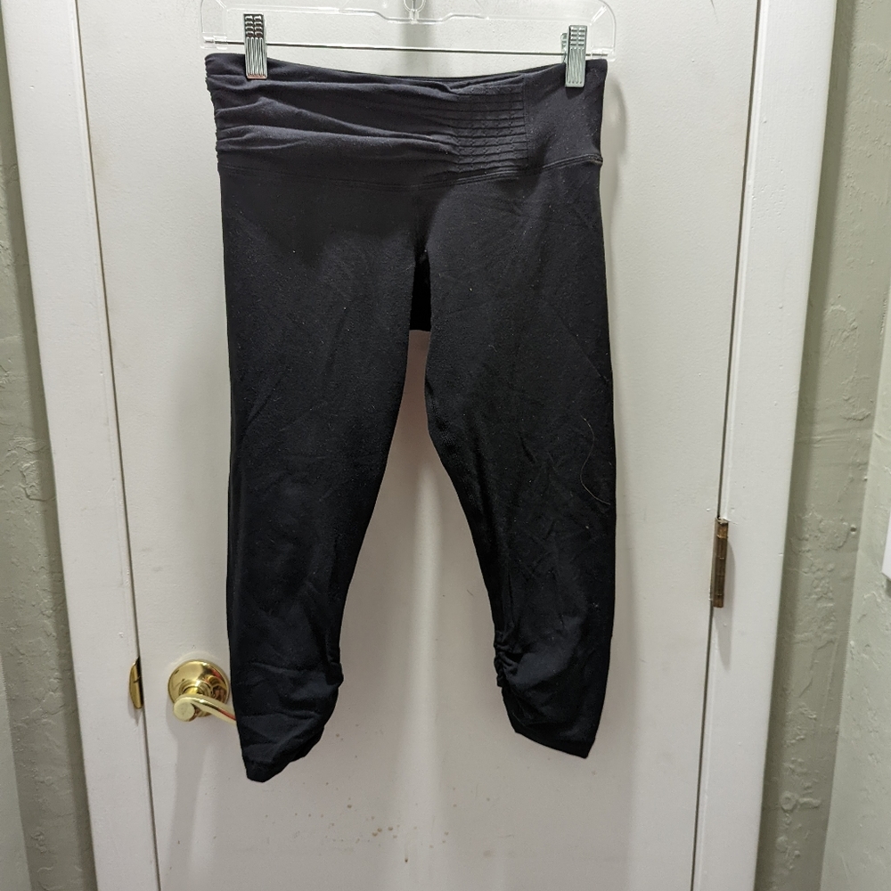 Lululemon Black Capri Leggings Size 6